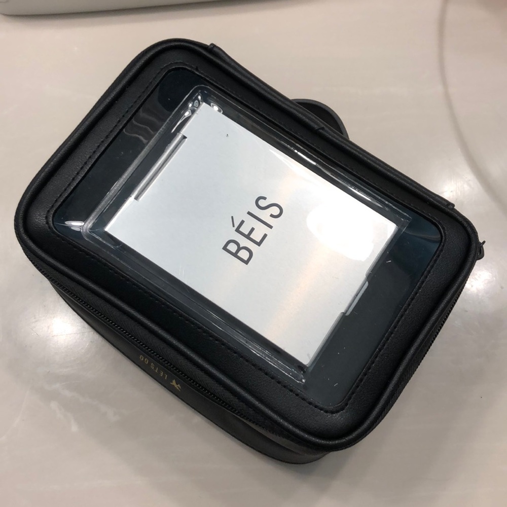USED Beis On the Go Essentials Case